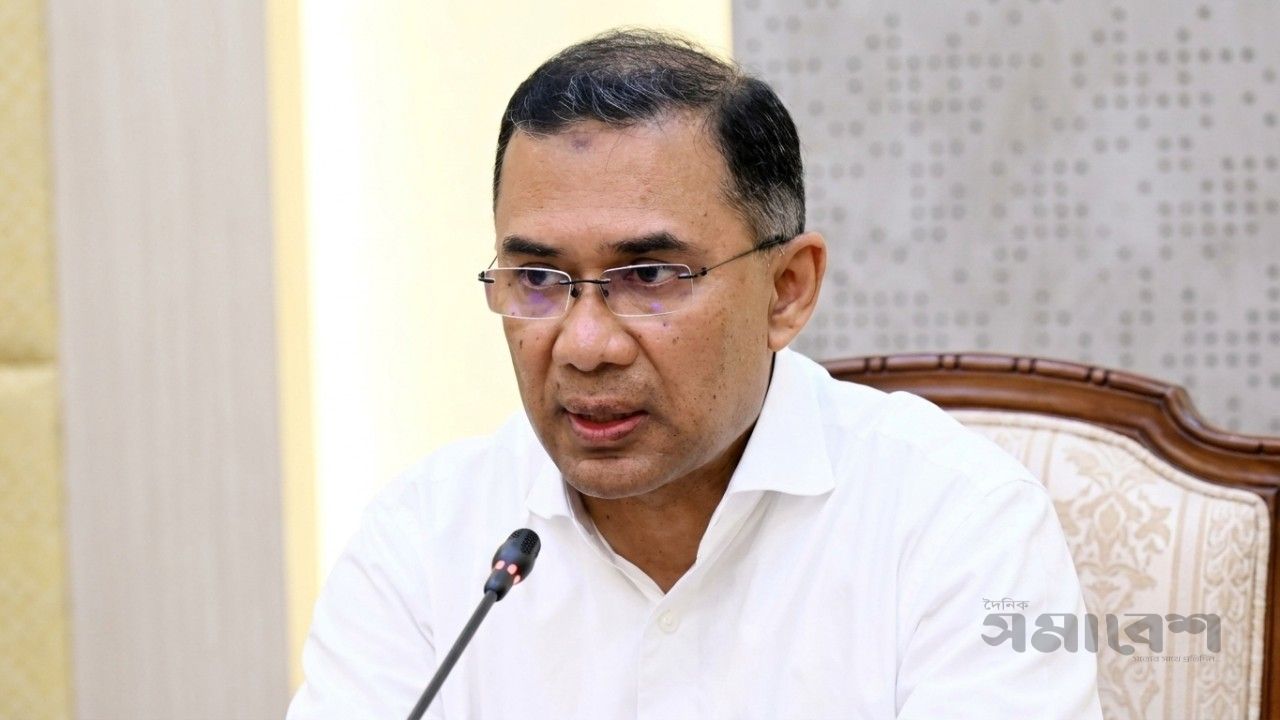 কাল থেকেই শিল্পকারখানায় বিদ্যুৎ-গ্যাস সরবরাহ উন্নতির আশ্বাস প্রধানমন্ত্রীর
