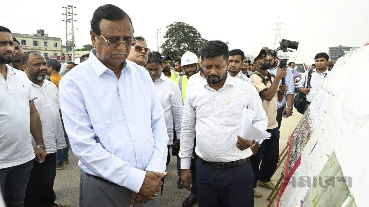 জনগণের অর্থে নির্মিত নতুন রাস্তা কেটে জনভোগান্তি সৃষ্টি করতে দেওয়া হবে না: ডিএসসিসি প্রশাসক