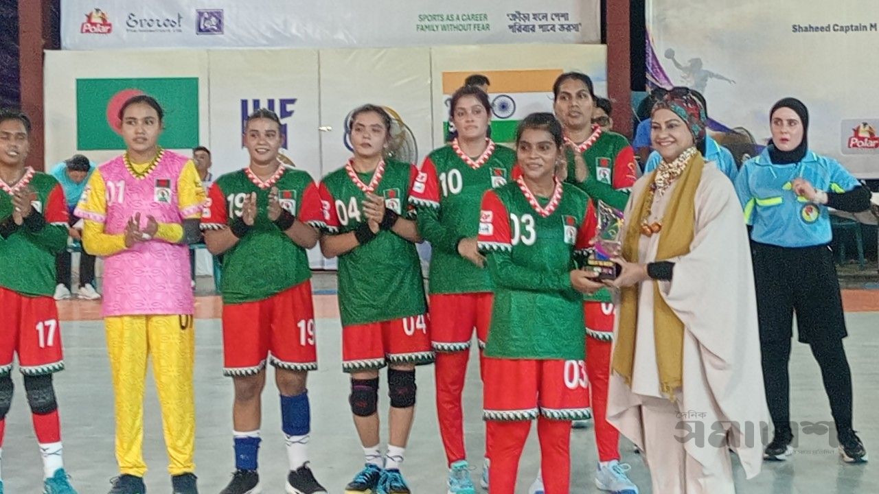 বেগম খালেদা জিয়া আইএইচএফ ন্যাশনস ট্রফিতে নেপালের বিরুদ্ধে বাংলাদেশের উড়ন্ত সূচনা
