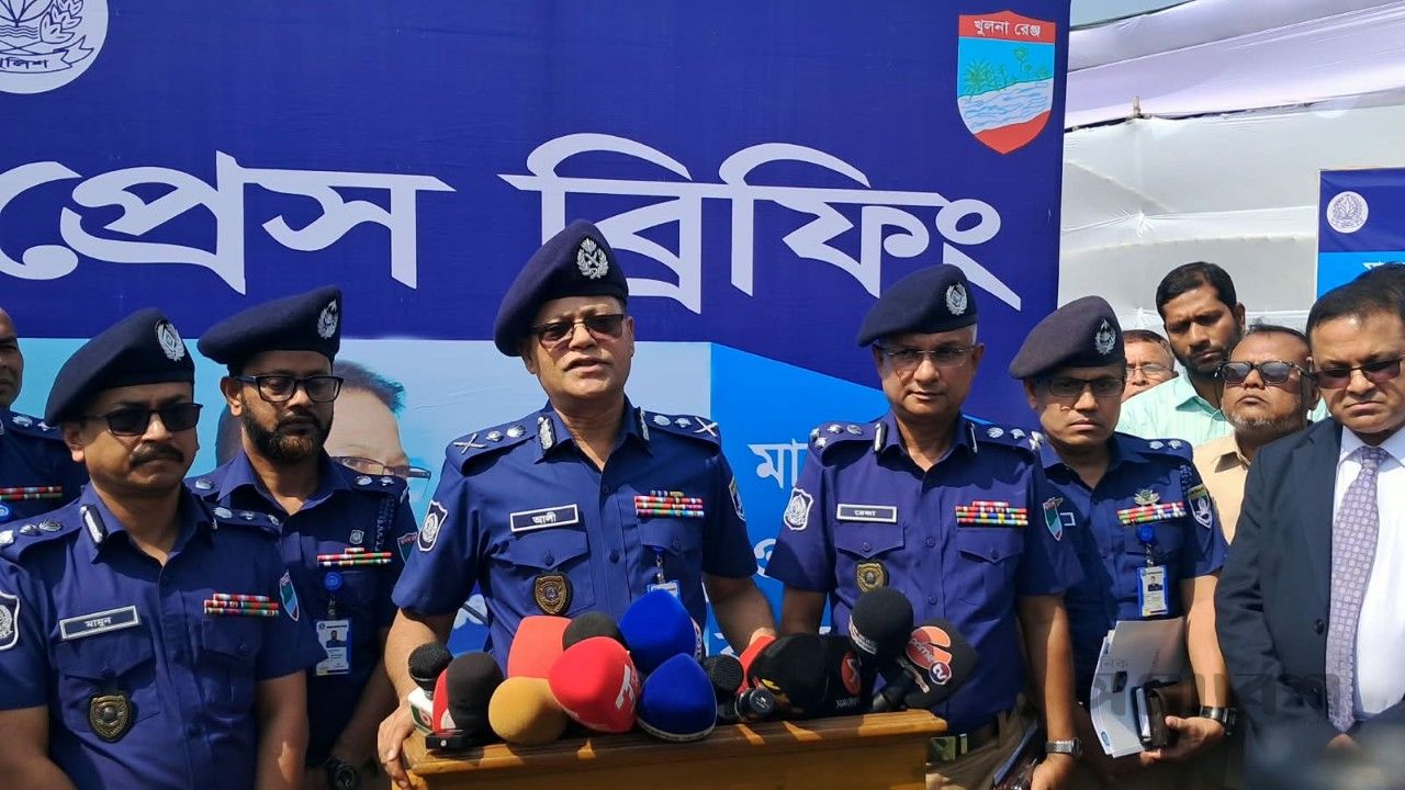 পুলিশকে শক্তিশালী না করলে আমরা সমাজে দিনে রাতে কেউই স্বাচ্ছন্দে চলাফেরা করতে পারবোনা -- আইজিপি