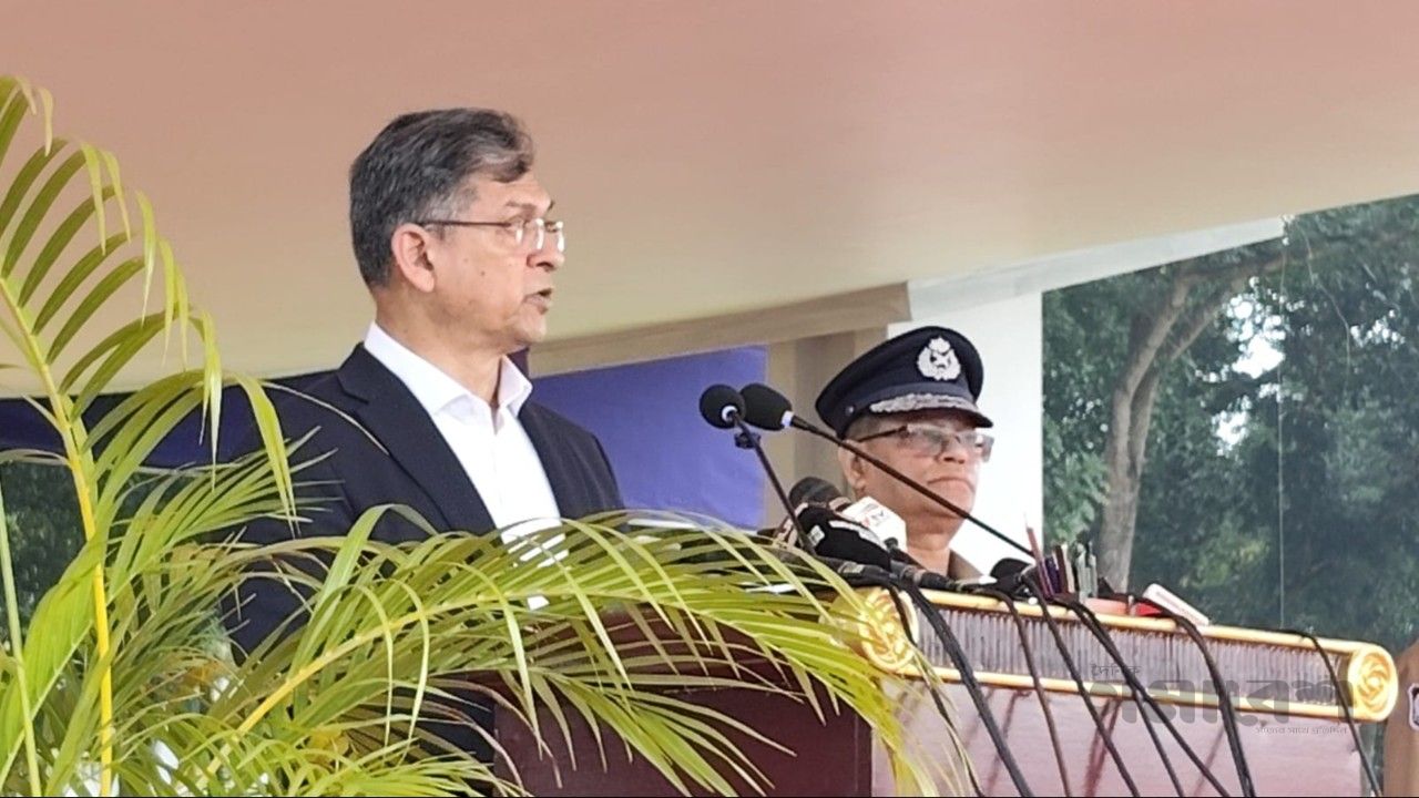 পেশাদারিত্ব, নিরপেক্ষতা ও মানবিক আচরণের মাধ্যমে ‘জনগণের পুলিশ’ গড়ে তোলার আহ্বান স্বরাষ্ট্রমন্ত্রীর