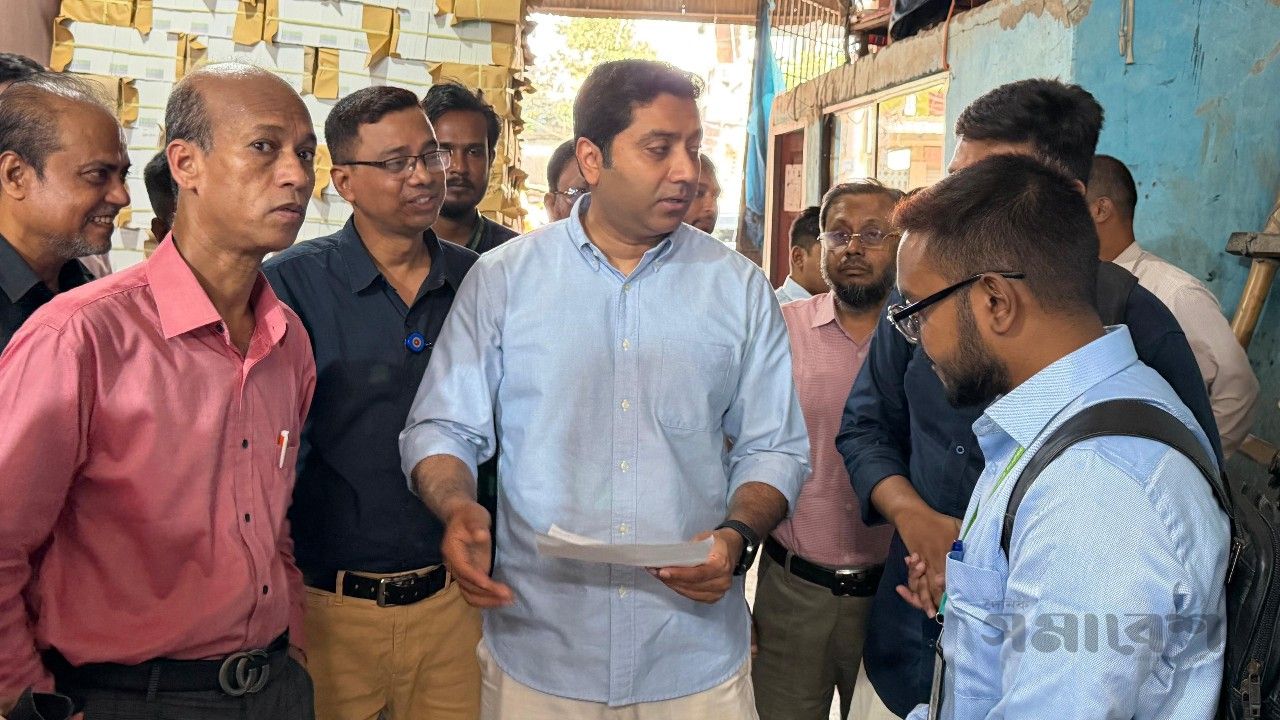 ৫ নভেম্বরের মধ্যে প্রাথমিকের সব বই সরবরাহের নির্দেশ প্রতিমন্ত্রী ববি হাজ্জাজের